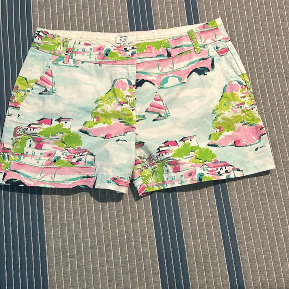Crown & Ivy shorts New without tag sz 10 petite